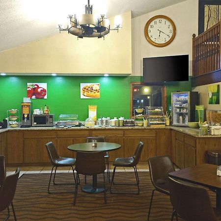 Quality Inn Atchison Экстерьер фото
